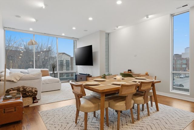 925 N Larrabee Street 2N, Chicago, IL 60610