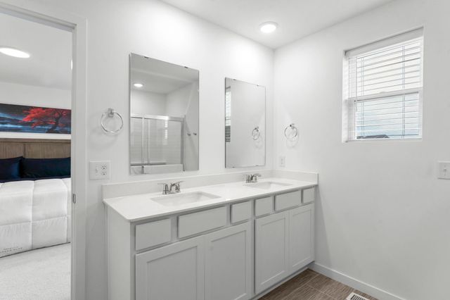 17975 Genoa Drive, Lakeville, MN 55024