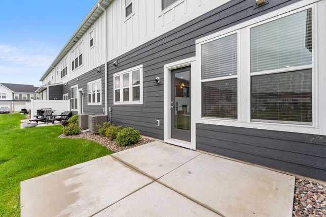 17975 Genoa Drive, Lakeville, MN 55024