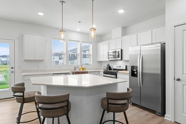 17975 Genoa Drive, Lakeville, MN 55024