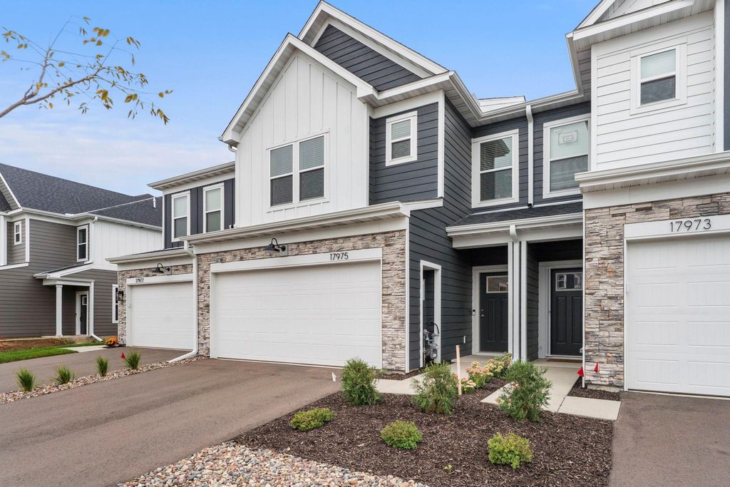 17975 Genoa Drive, Lakeville, MN 55024