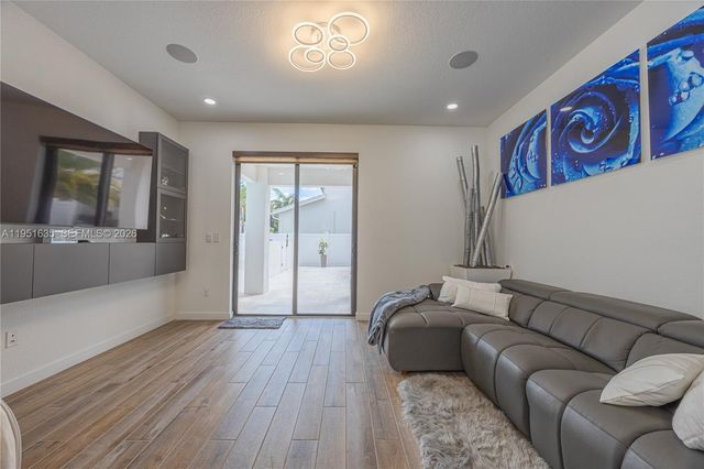 7126 Rockwood Rd, Jupiter, FL 33458