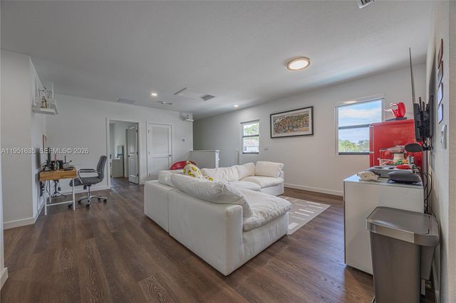 7126 Rockwood Rd, Jupiter, FL 33458