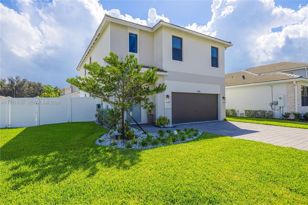 7126 Rockwood Rd, Jupiter, FL 33458