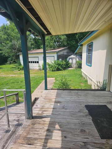 998 Post Oak, Willow Springs, MO 65793