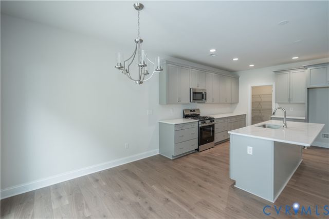 8720 Hope Farm Ln, Mechanicsville, VA 23111