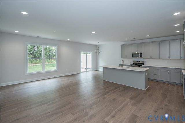 8720 Hope Farm Ln, Mechanicsville, VA 23111