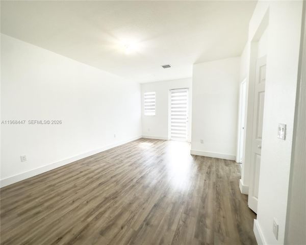 10728 NW 76th Ln 10728, Doral, FL 33178