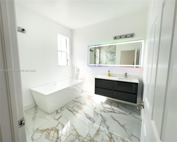 10728 NW 76th Ln 10728, Doral, FL 33178