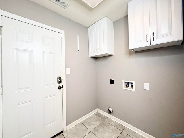 3070 Castlecreek Drive, Madison, AL 35756
