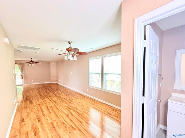 3070 Castlecreek Drive, Madison, AL 35756