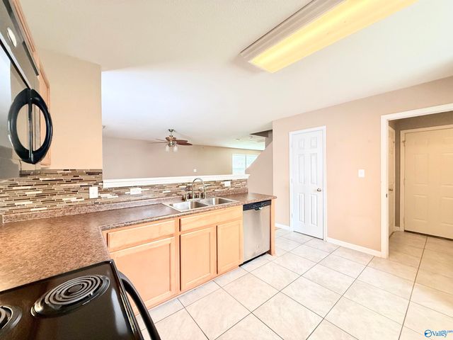 3070 Castlecreek Drive, Madison, AL 35756