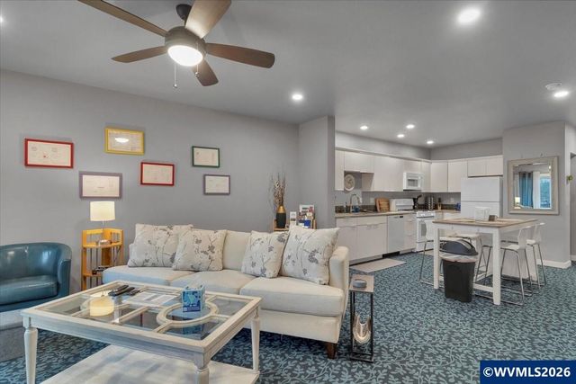 227 Commercial St NE, Salem, OR 97301