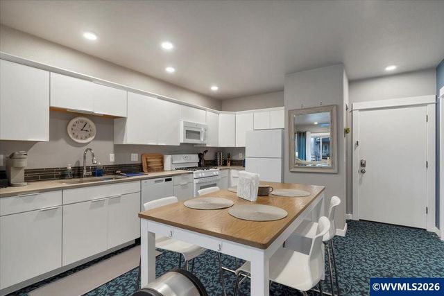 227 Commercial St NE, Salem, OR 97301