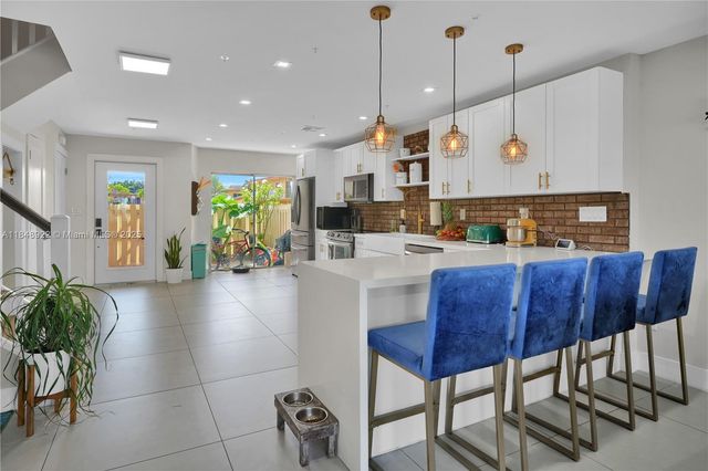 8330 SW 154th Ave 37, Miami, FL 33193