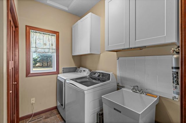 485 Rosewood Road, Northfield, MN 55057