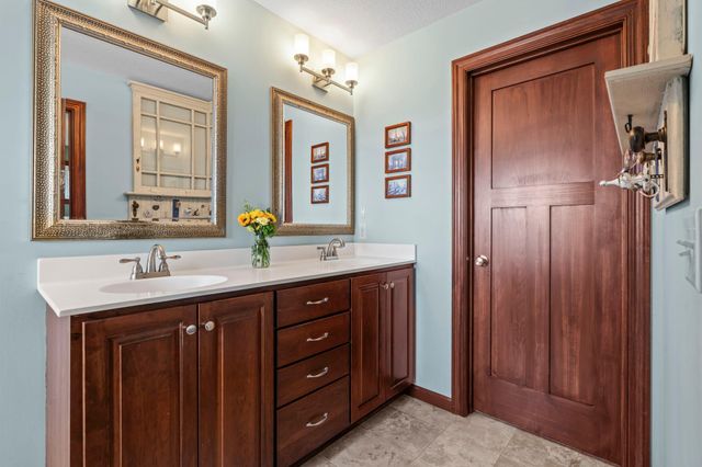 485 Rosewood Road, Northfield, MN 55057