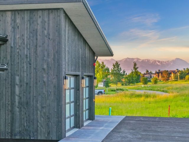 33 Leachman Lane, Bozeman, MT 59718