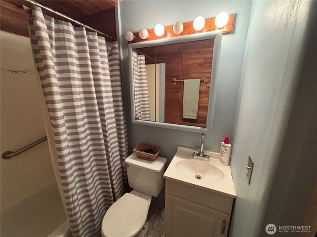 18926 5th Avenue NE, Shoreline, WA 98155