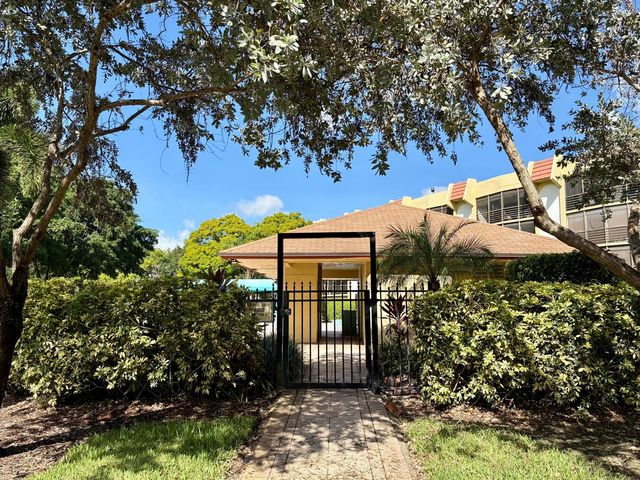 23265 Carolwood Lane 201, Boca Raton, FL 33428