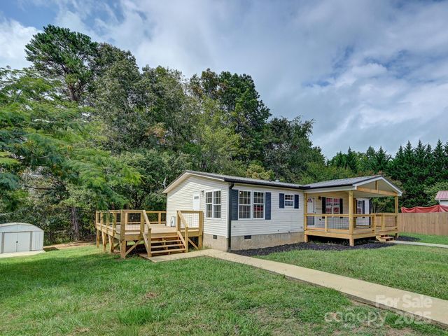 37 Motts Drive, Candler, NC 28715