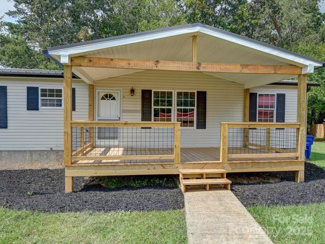 37 Motts Drive, Candler, NC 28715