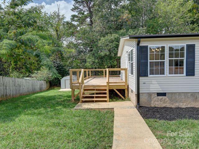 37 Motts Drive, Candler, NC 28715