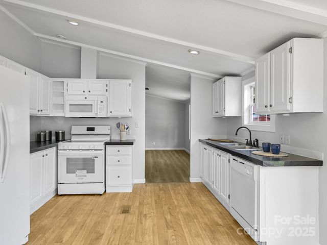 37 Motts Drive, Candler, NC 28715