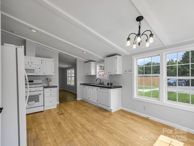 37 Motts Drive, Candler, NC 28715