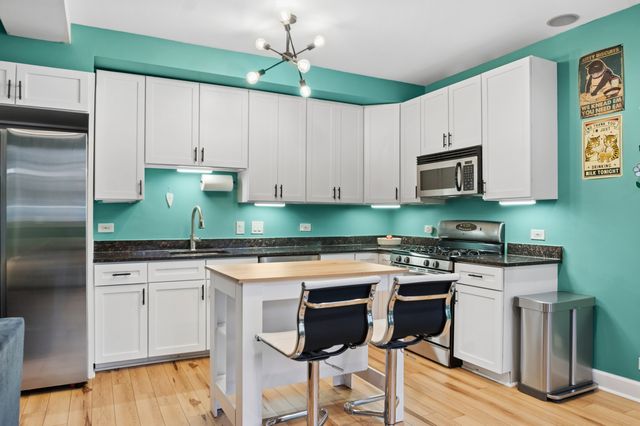 1215 W NORWOOD Street 1, Chicago, IL 60660