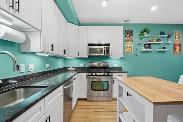 1215 W NORWOOD Street 1, Chicago, IL 60660