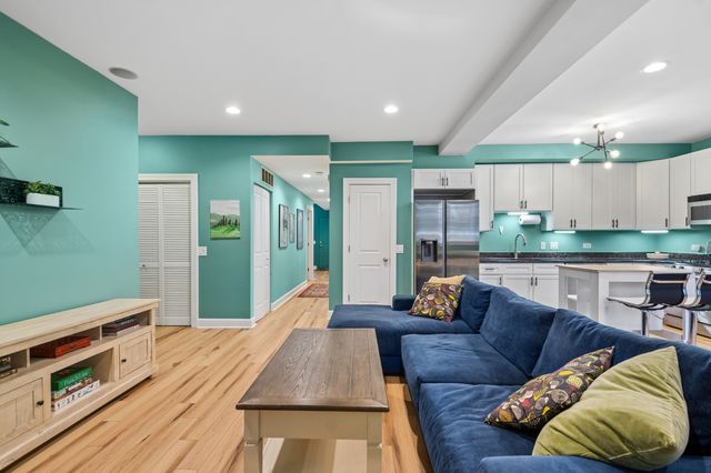 1215 W NORWOOD Street 1, Chicago, IL 60660