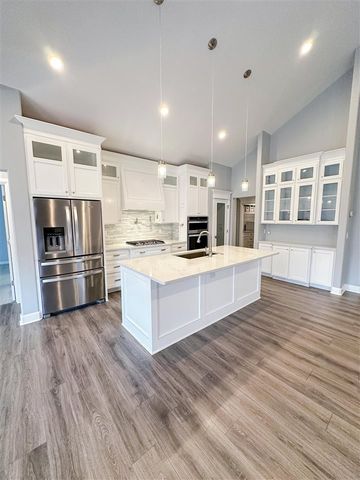 1009 NE Scissortail Drive, Lawton, OK 73507