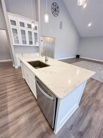 1009 NE Scissortail Drive, Lawton, OK 73507