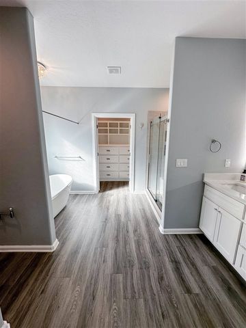 1009 NE Scissortail Drive, Lawton, OK 73507