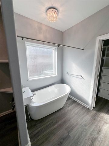 1009 NE Scissortail Drive, Lawton, OK 73507