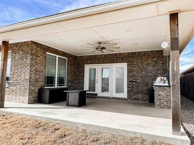 1009 NE Scissortail Drive, Lawton, OK 73507