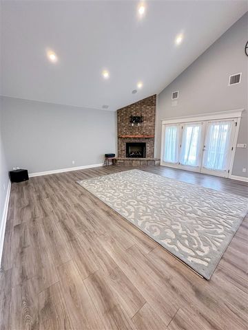 1009 NE Scissortail Drive, Lawton, OK 73507