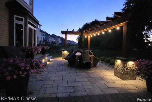 8410 Hummingbird, Commerce Charter Township, MI 48382