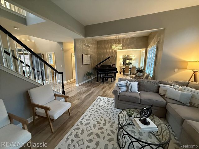 8410 Hummingbird, Commerce Charter Township, MI 48382