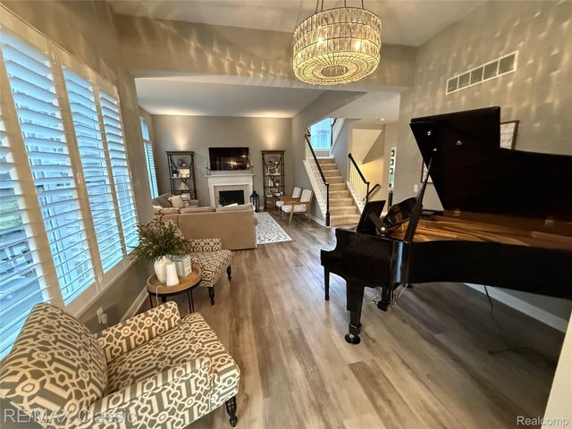 8410 Hummingbird, Commerce Charter Township, MI 48382