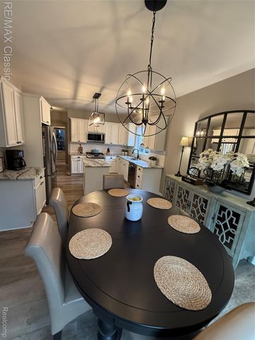 8410 Hummingbird, Commerce Charter Township, MI 48382