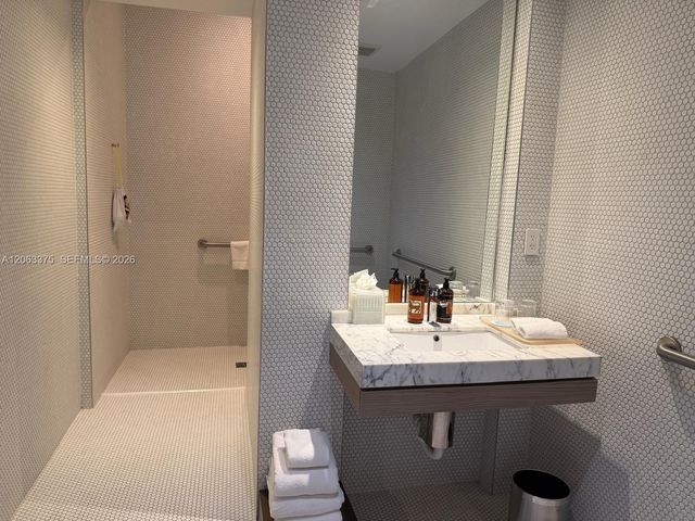 800 S Miami Avenue 309, Miami, FL 33130