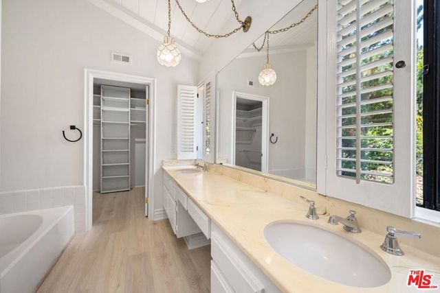 1844 Michael Lane, Pacific Palisades, CA 90272