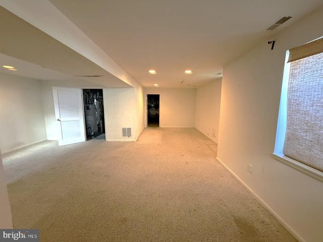 32 SEMINOLE DR, York, PA 17403