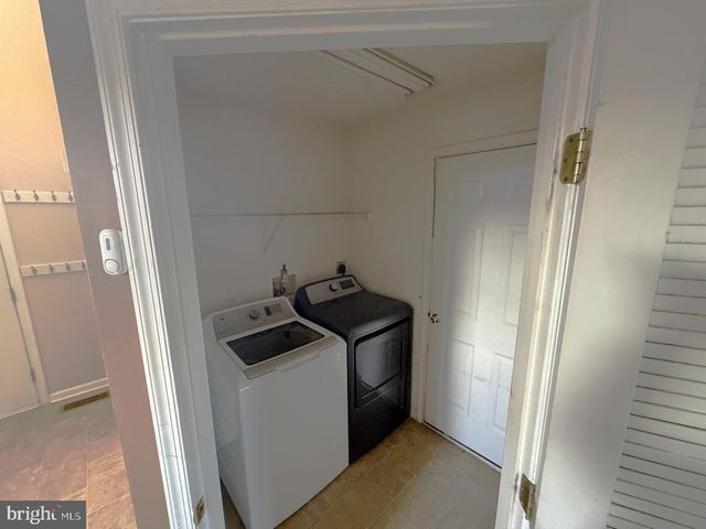 32 SEMINOLE DR, York, PA 17403