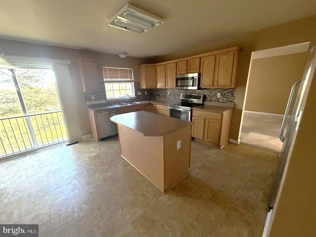32 SEMINOLE DR, York, PA 17403