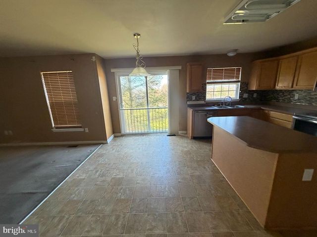 32 SEMINOLE DR, York, PA 17403