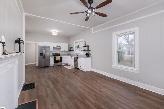 135 Whitin Street, Spartanburg, SC 29320