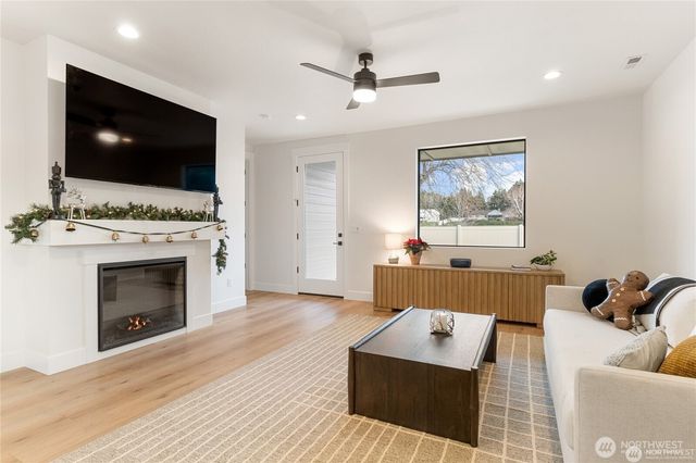 1148 9th Avenue NE, Ephrata, WA 98823